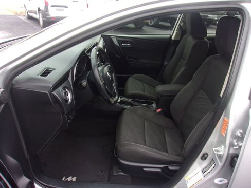 Used 2018 Toyota Corolla iM image 10