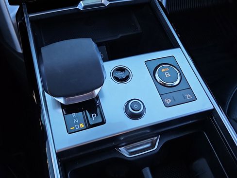 Used 2023 Land Rover Range Rover Long Wheelbase Autobiography image 15