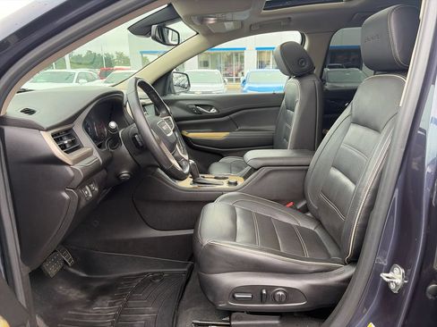 Used 2019 GMC Acadia Denali w/ Technology Package AWD/4WD image 17