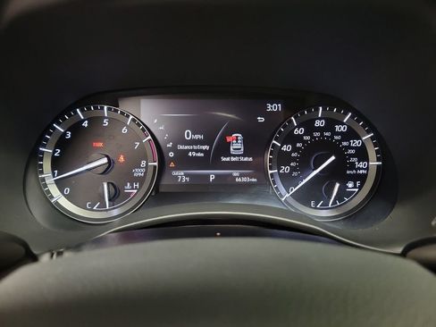 Used 2020 Toyota Highlander XLE AWD/4WD image 27