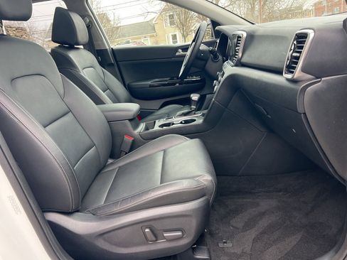 Used 2022 Kia Sportage EX w/ EX Technology Package image 28