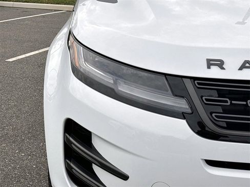 New 2026 Land Rover Range Rover Evoque Dynamic SE image 9