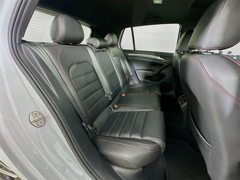 Used 2019 Volkswagen GTI SE image 32