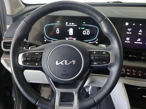 Used 2023 Kia Sportage EX AWD/4WD image 12