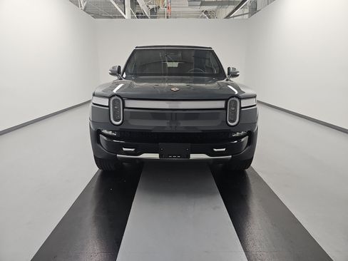 Used 2024 Rivian R1S Adventure AWD/4WD image 8