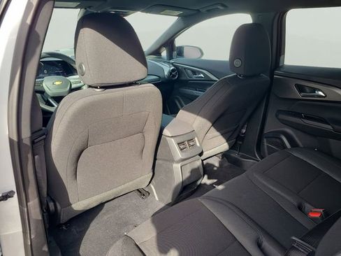 New 2026 Chevrolet Equinox EV LT image 14