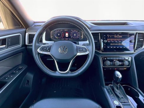 Used 2023 Volkswagen Atlas Cross Sport SE w/ Panoramic Sunroof Package image 5