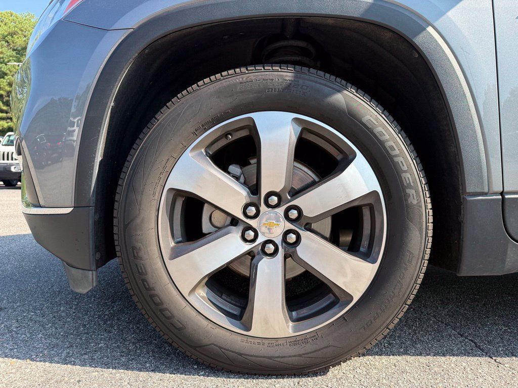 Used 2019 Chevrolet Traverse LT w/ LT Premium Package AWD/4WD image 9