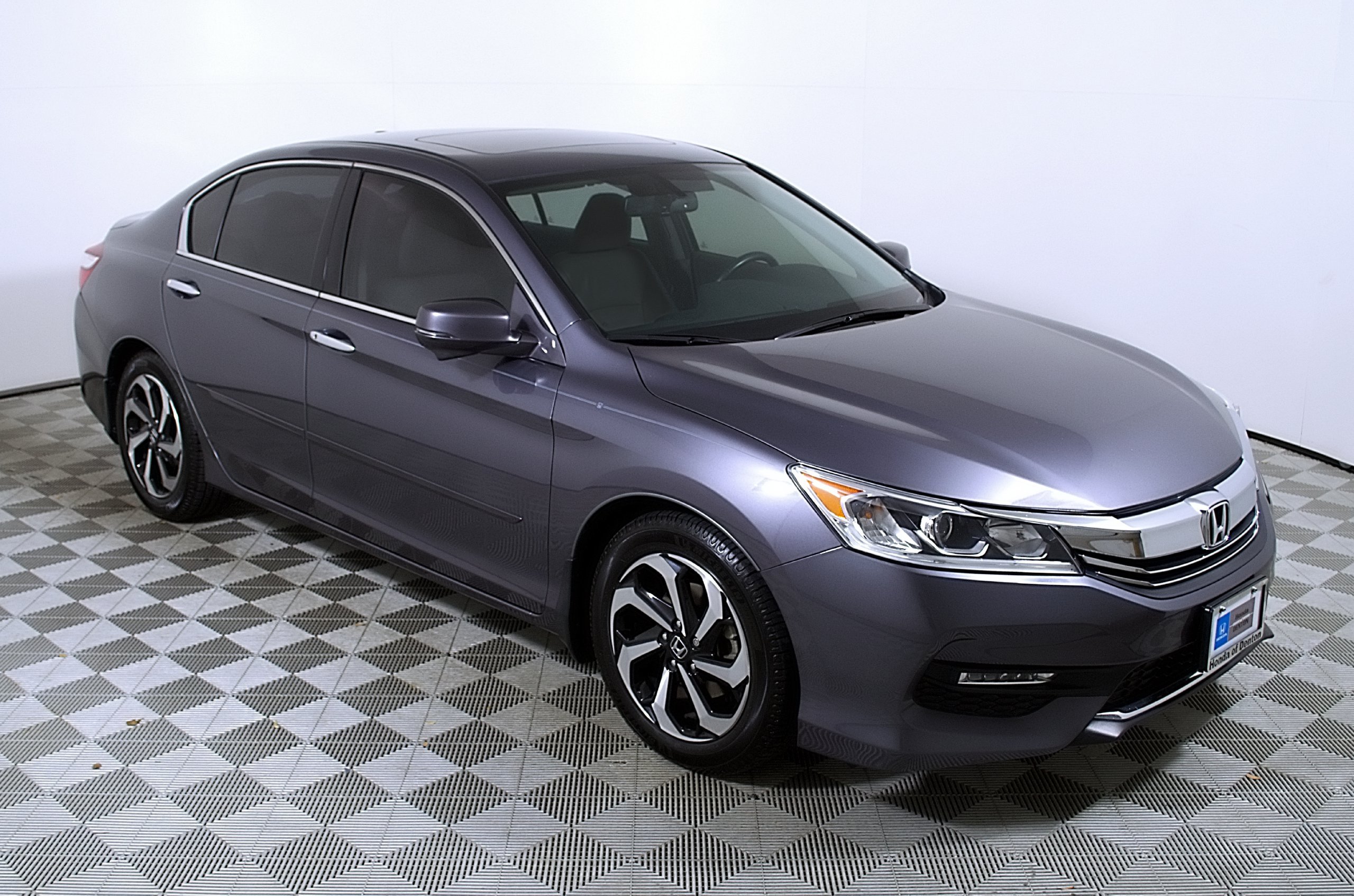 Used 2016 Honda Accord EX-L image 6