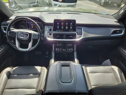 Used 2021 GMC Yukon XL SLT w/ SLT Premium Package AWD/4WD image 10