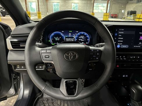 Used 2025 Toyota Camry XSE w/ Premium Plus Package AWD/4WD image 18