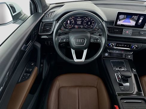 Used 2020 Audi Q5 e Premium Plus w/ Premium Plus Package AWD/4WD image 10