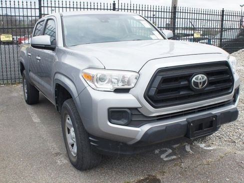 Used 2020 Toyota Tacoma SR w/ SR Convenience Package image 3
