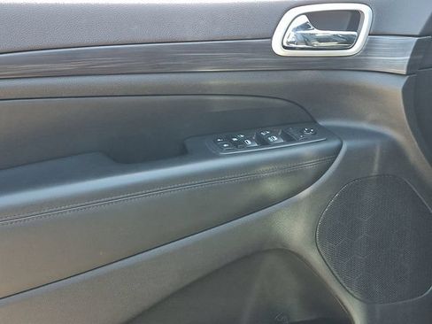 Used 2020 Jeep Grand Cherokee Altitude AWD/4WD image 22