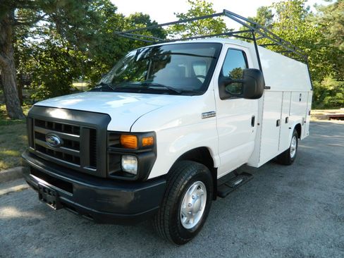 Used 2016 Ford E-350 and Econoline 350 Super Duty w/ Ambulance Prep Package RWD image 1