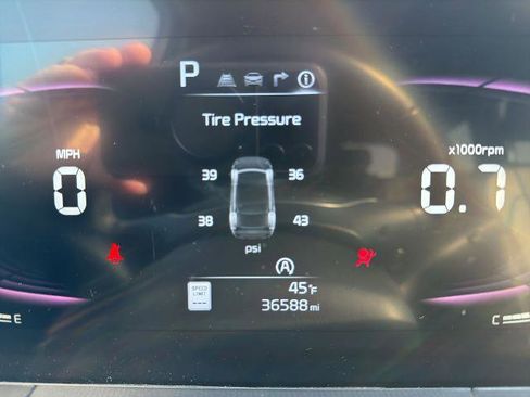 Used 2023 Kia Telluride LX image 5