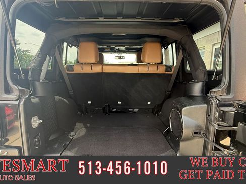 Used 2014 Jeep Wrangler Unlimited Rubicon w/ Dual Top Group AWD/4WD image 19