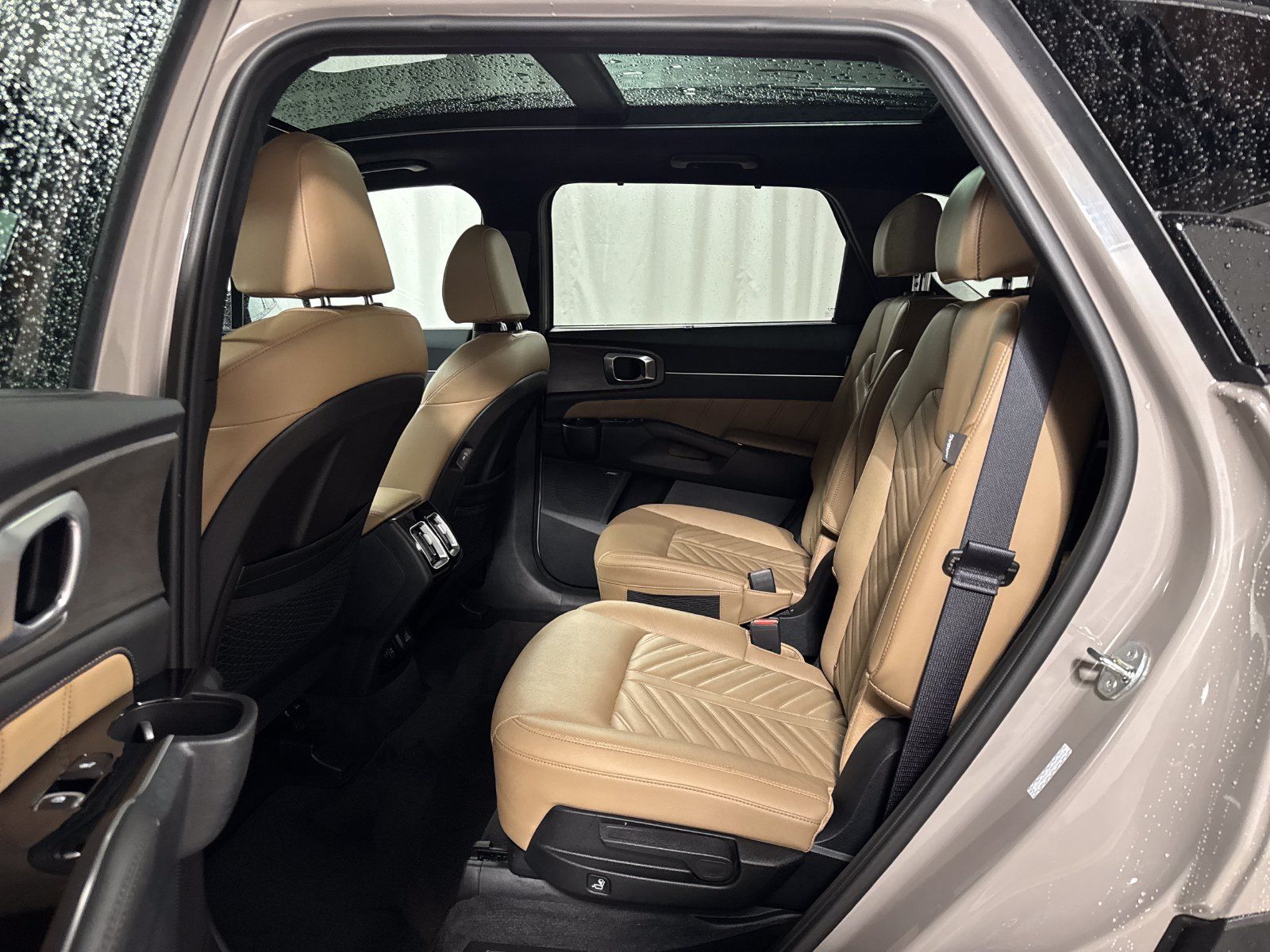 Used 2024 Kia Sorento SX Prestige w/ Olive Brown Leather Package AWD/4WD image 5