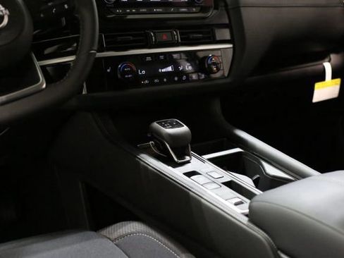 New 2025 Nissan Pathfinder SV image 14