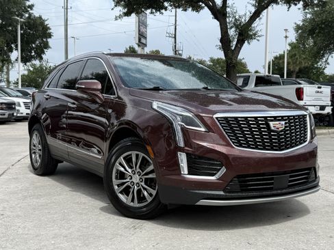 Used 2023 Cadillac XT5 Premium Luxury w/ Technology Package FWD image 2