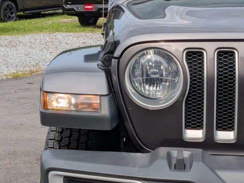 Used 2023 Jeep Wrangler Unlimited Sahara AWD/4WD image 11