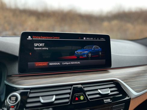 Used 2022 BMW 530i xDrive 530i xDrive Sedan w/ Convenience Package image 26