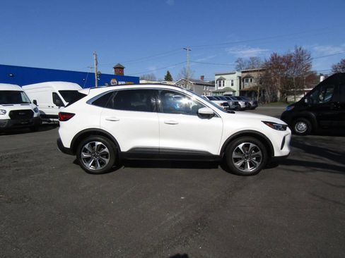 Used 2024 Ford Escape Platinum AWD/4WD image 6