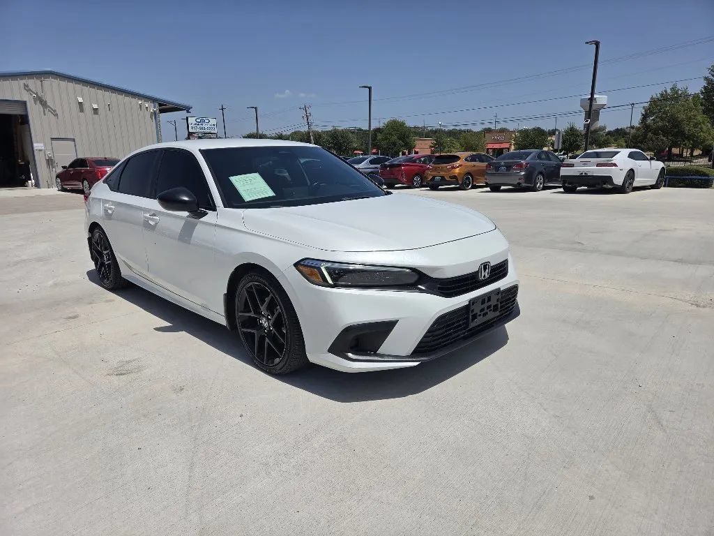 Used 2023 Honda Civic Sport image 3