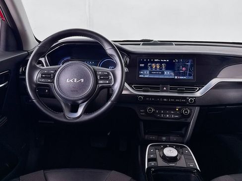 Used 2022 Kia Niro EX image 12