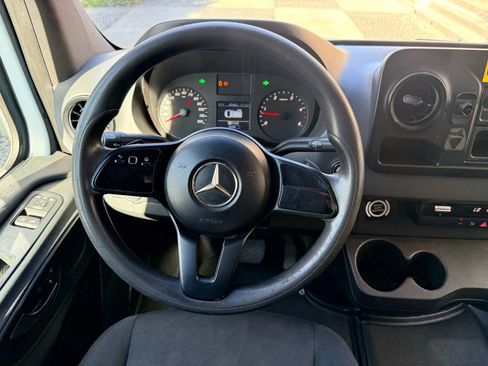 Used 2019 Mercedes-Benz Sprinter 144 image 19