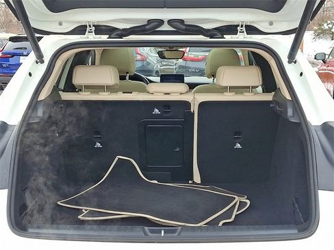 Used 2019 Mercedes-Benz GLA 250 4MATIC w/ Premium Package image 28