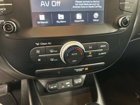 Used 2019 Kia Soul + FWD image 16