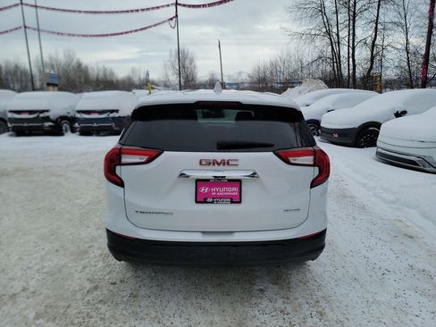 Used 2024 GMC Terrain SLE image 7