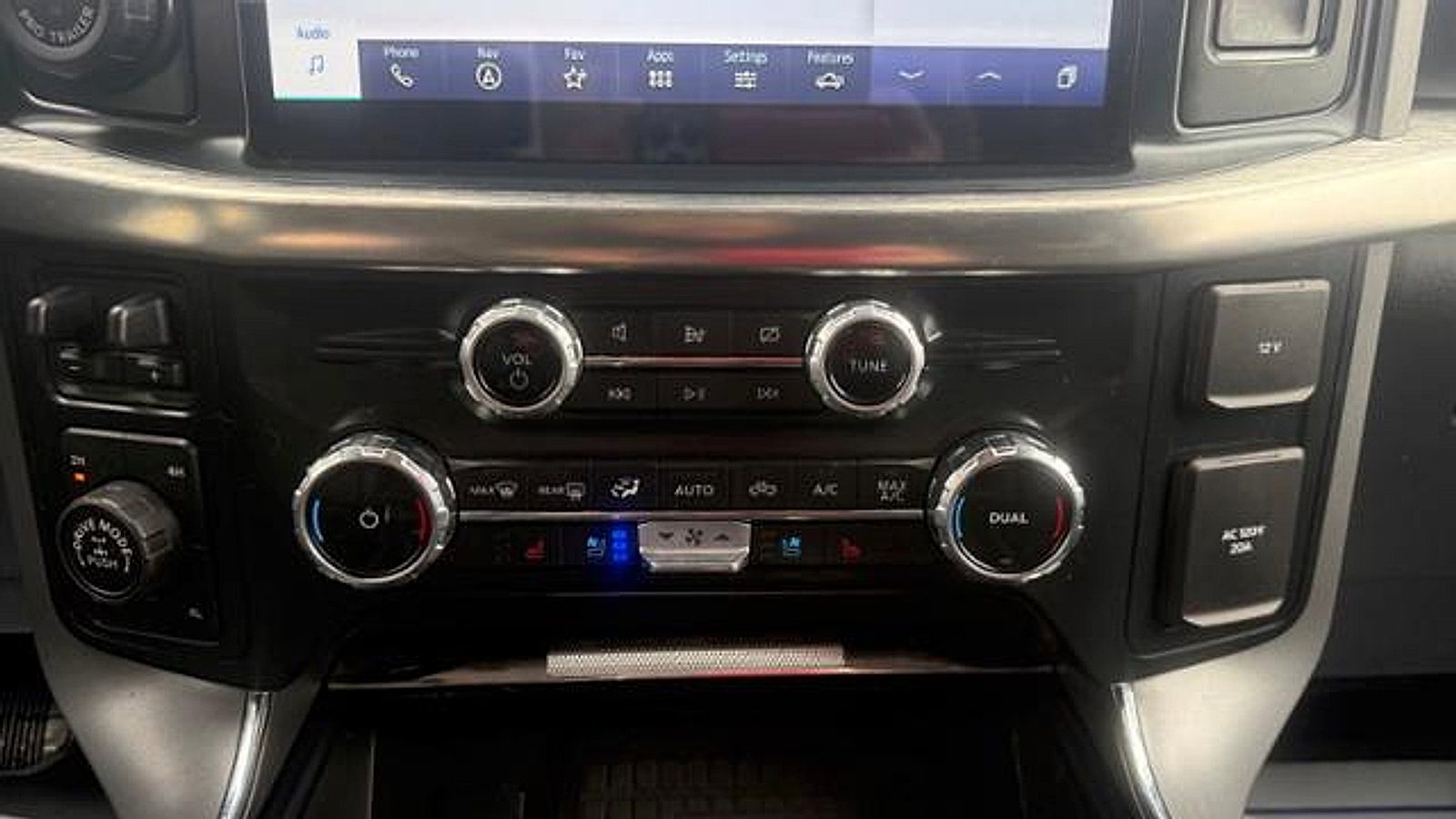 Used 2022 Ford F150 Lariat w/ Max Trailer Tow Package AWD/4WD image 22