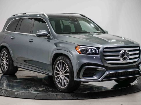 Used 2025 Mercedes-Benz GLS 450 4MATIC image 5