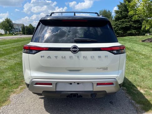 Used 2022 Nissan Pathfinder Platinum w/ Cargo Package AWD/4WD image 4