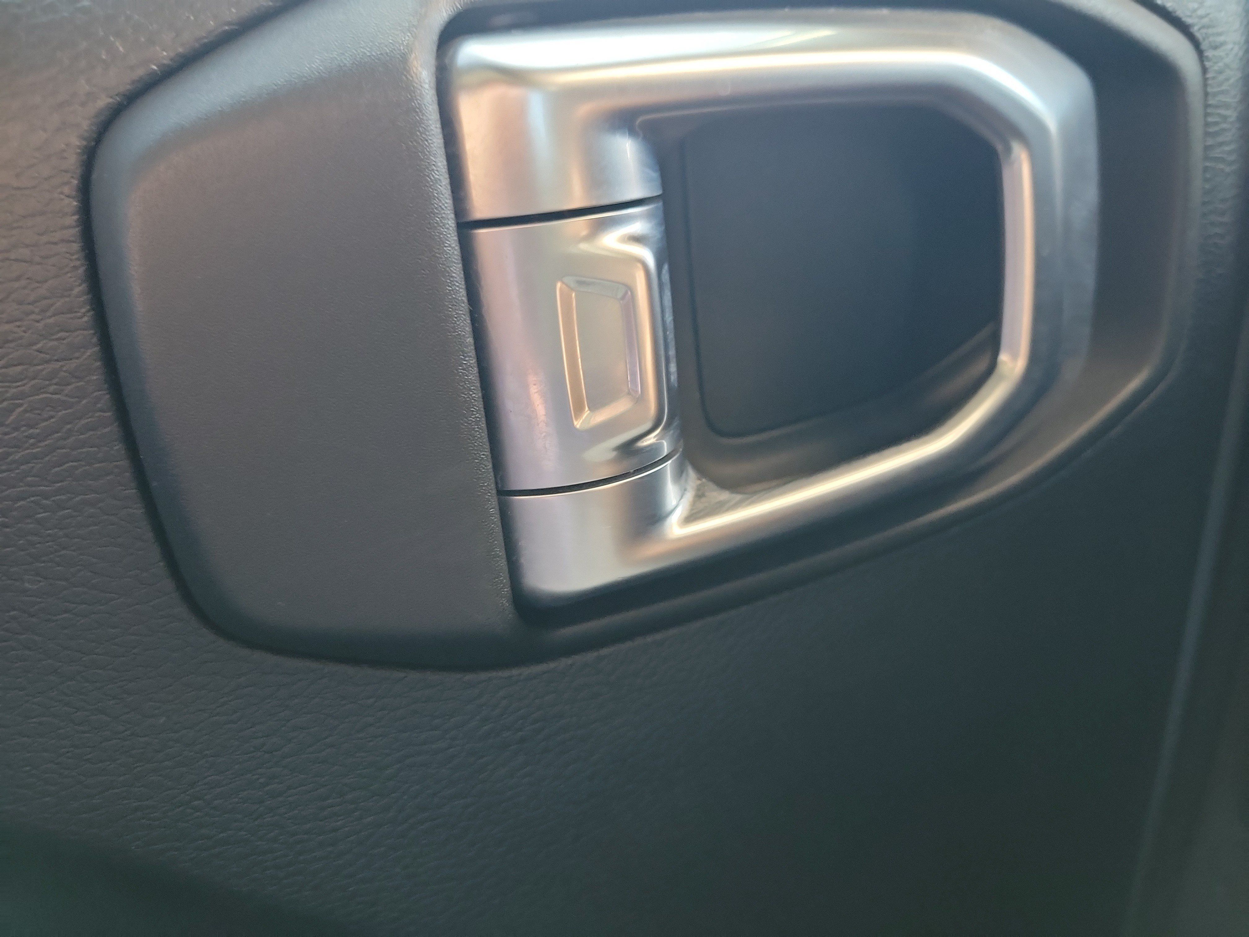 Used 2019 Jeep Wrangler Unlimited Sport S AWD/4WD image 13