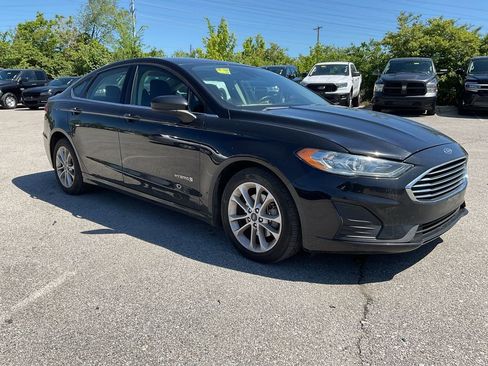 Used 2019 Ford Fusion SE FWD image 8