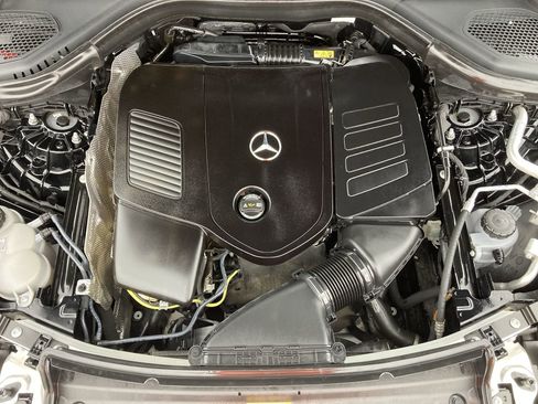 Used 2025 Mercedes-Benz GLC 300 4MATIC image 18