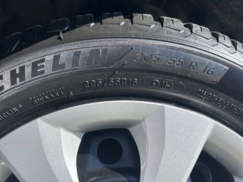 Used 2020 Toyota Corolla LE image 27