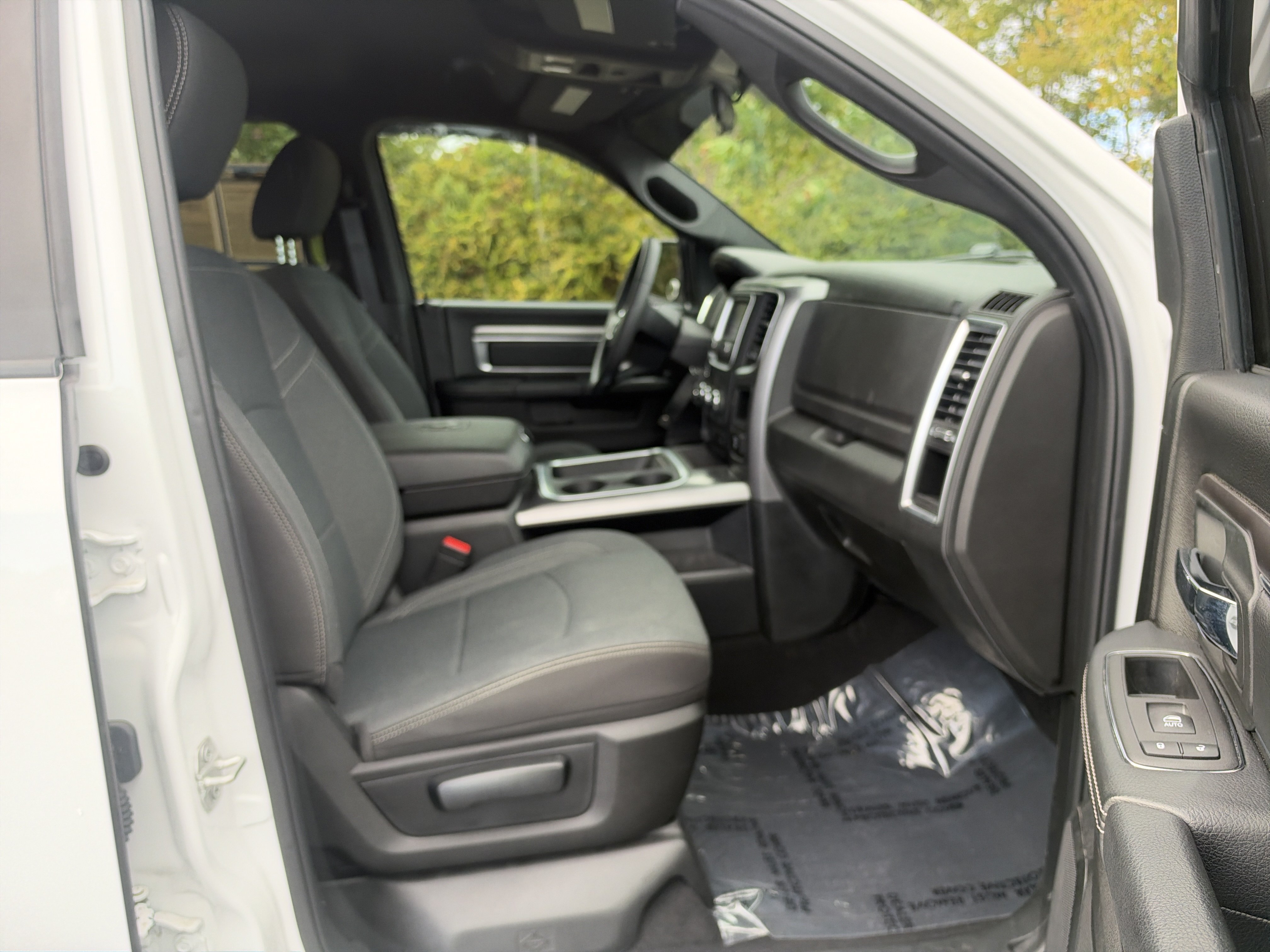Used 2024 RAM 1500 Warlock AWD/4WD image 30
