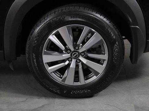 Certified 2023 Nissan Pathfinder SL w/ Black Appearance Package FWD image 15