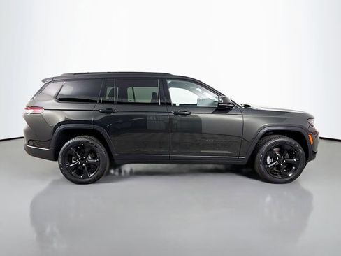 Used 2024 Jeep Grand Cherokee L Limited w/ Black Appearance Package image 8