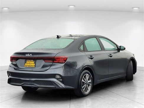 Used 2023 Kia Forte LXS image 4