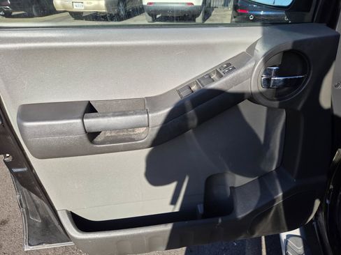 Used 2013 Nissan Xterra S AWD/4WD image 6