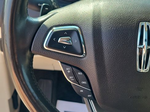 Used 2018 Lincoln MKC Select w/ Select Plus Package FWD image 24