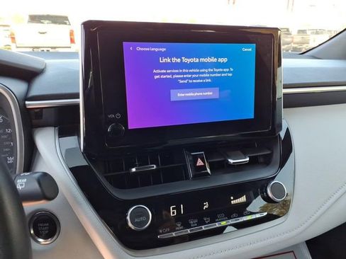 Used 2024 Toyota Corolla SE image 16