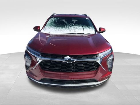 Certified 2025 Chevrolet Trax LT w/ Sunroof Package image 8