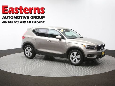 Used 2022 Volvo XC40 T4 Momentum FWD image 49