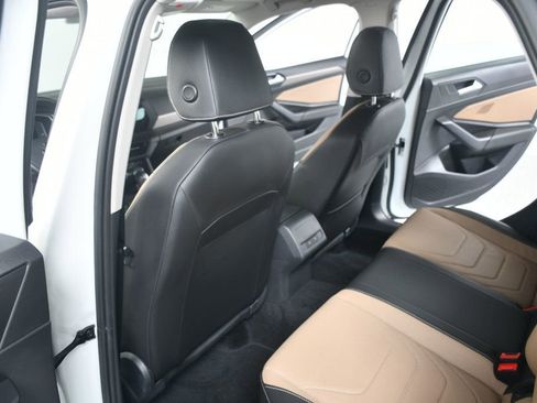 Used 2020 Volkswagen Jetta SEL Premium FWD image 32